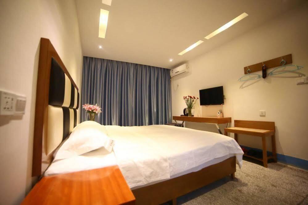 Luoyang Heartland International Youth Hostel Exteriör bild